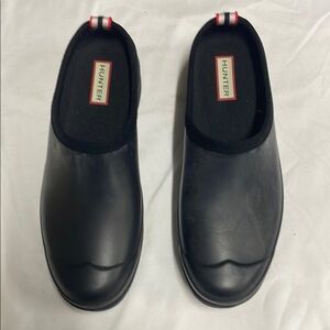 Hunter‎ Black Slip-On Clogs